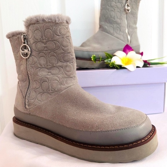 COACH ~ Gray Suede Leather Boots w/Faux Fur Tread Soles & Silver Hardware size 7 - Picture 5 of 10